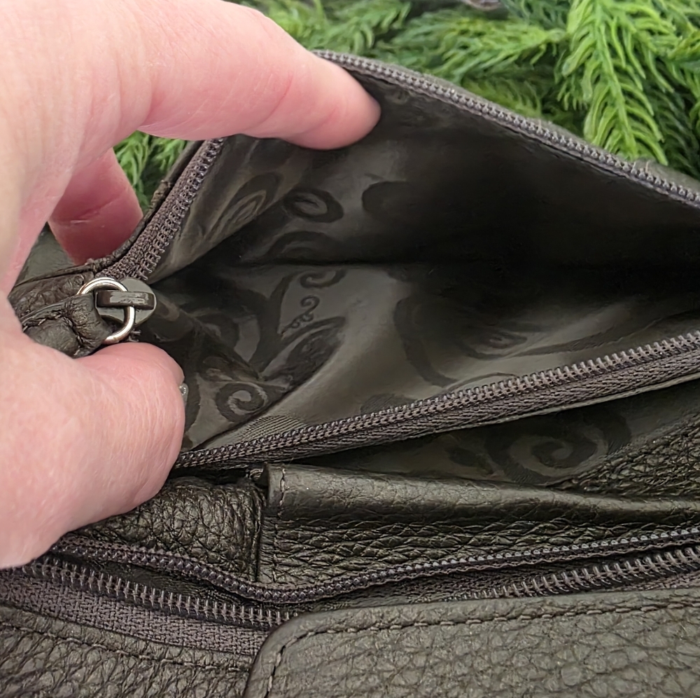 Brighton Ferrara Folio Wallet Pebbled Gray Leather Medallion Accent- Like New - Picture 5 of 13